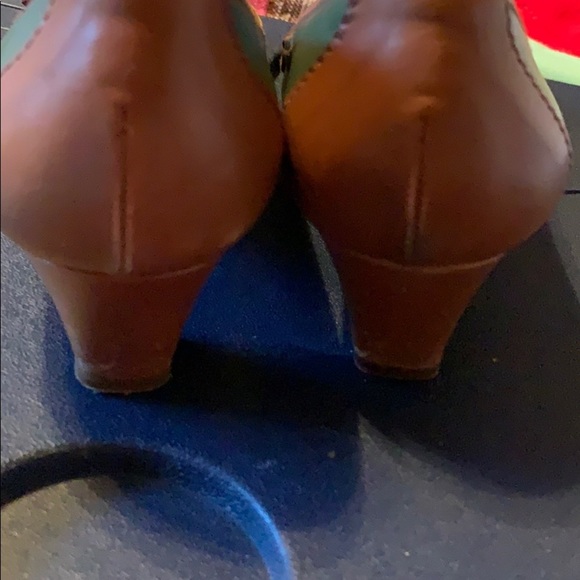 Vintage Prada leather shoes - Picture 3 of 4